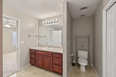 Bath - 3400 Skymaster Ct, Crestview, FL 32539 photo 1 of 3