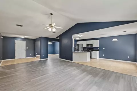 Living - 3400 Skymaster Ct, Crestview, FL 32539 photo 3 of 6