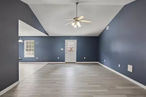 Living - 3400 Skymaster Ct, Crestview, FL 32539 photo 1 of 6