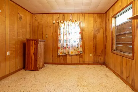 Bedroom - 700 E County Highway 83a, Freeport, FL 32439 photo 2 of 3