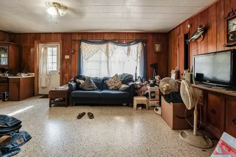 Living - 700 E County Highway 83a, Freeport, FL 32439 photo 2 of 2