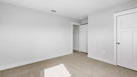 Bedroom - 5252 Lemay Cir, Crestview, FL 32539 photo 4 of 10