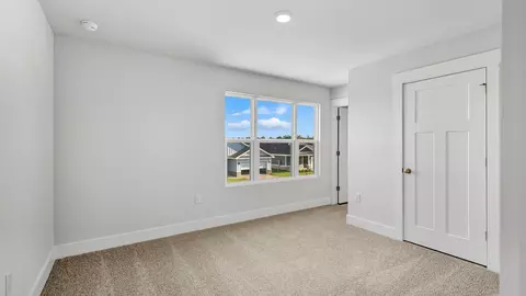 Bedroom - 5252 Lemay Cir, Crestview, FL 32539 photo 7 of 10