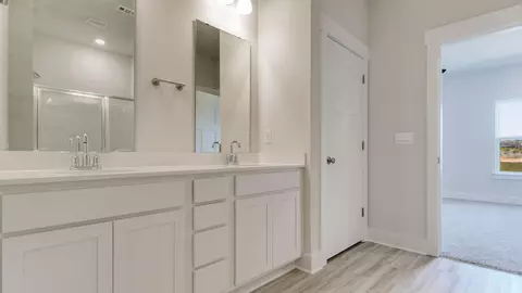 Bath - 4429 Marine Loop, Crestview, FL 32539 photo 1 of 6