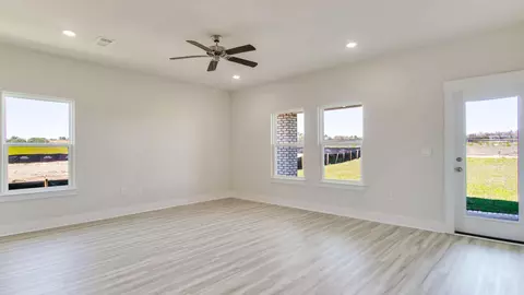 Living - 4429 Marine Loop, Crestview, FL 32539 photo 3 of 3