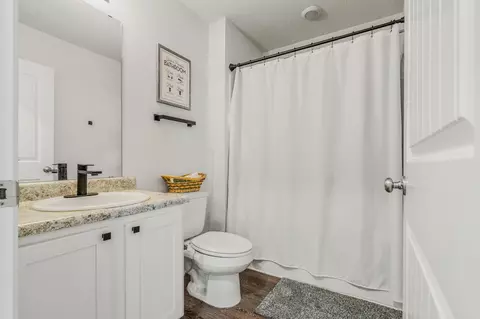 Bath - 3567 Sugar Maple Ln, Crestview, FL 32539 photo 1 of 2