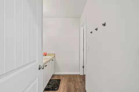 Entry Way - 3567 Sugar Maple Ln, Crestview, FL 32539 photo 6 of 13