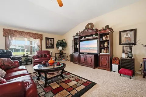 Living - 6212 Lapis Ln, Crestview, FL 32539 photo 2 of 5