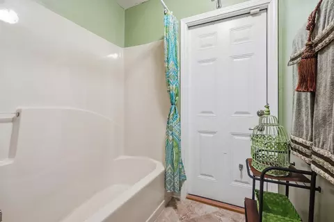 Bath - 6212 Lapis Ln, Crestview, FL 32539 photo 9 of 9