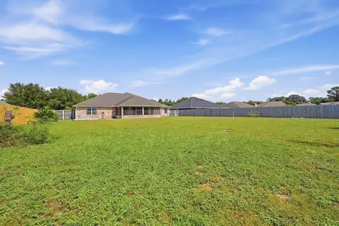Exterior - 6212 Lapis Ln, Crestview, FL 32539 photo 7 of 12