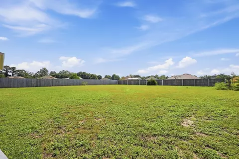 Exterior - 6212 Lapis Ln, Crestview, FL 32539 photo 6 of 12