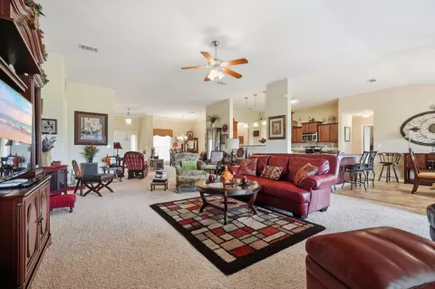 Living - 6212 Lapis Ln, Crestview, FL 32539 photo 4 of 5