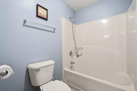 Bath - 6212 Lapis Ln, Crestview, FL 32539 photo 7 of 9