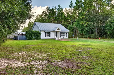 Exterior - 635 Southside Dr, Holt, FL 32564 photo 3 of 8