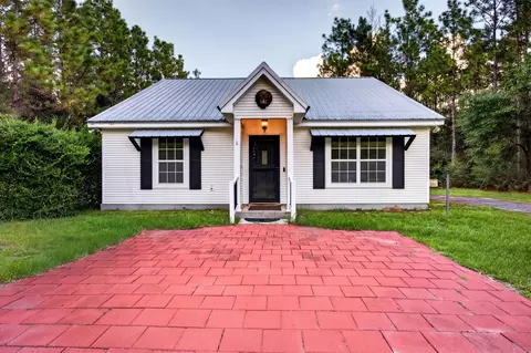 Exterior - 635 Southside Dr, Holt, FL 32564 photo 4 of 8