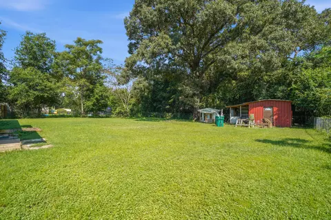 Exterior - 3415 Mclain Dr, Crestview, FL 32539 photo 4 of 10