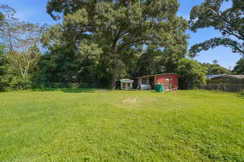 Exterior - 3415 Mclain Dr, Crestview, FL 32539 photo 8 of 10
