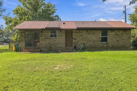 Exterior - 3415 Mclain Dr, Crestview, FL 32539 photo 7 of 10