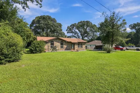 Exterior - 3415 Mclain Dr, Crestview, FL 32539 photo 1 of 10