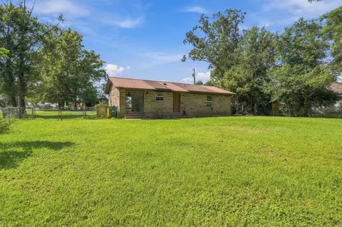 Exterior - 3415 Mclain Dr, Crestview, FL 32539 photo 5 of 10