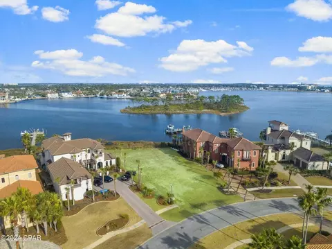 5234 Finisterre Dr, Panama City Beach, FL 32408