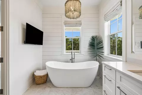 Bath - 447 E Pollard Cv, Watersound, FL 32461 photo 3 of 8