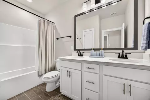 Bath - 381 Constellation Ave, Freeport, FL 32439 photo 5 of 5