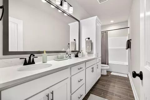 Bath - 381 Constellation Ave, Freeport, FL 32439 photo 4 of 5