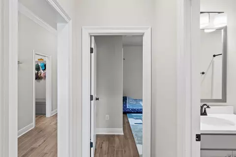Entry Way - 36 Cozy Cv, Freeport, FL 32439 photo 3 of 6
