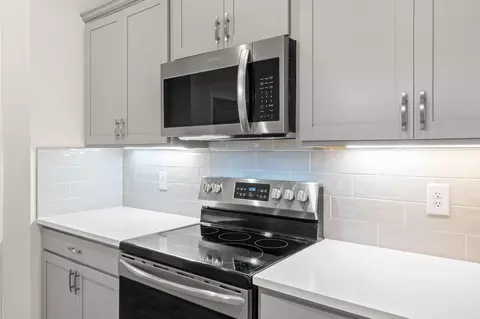 Kitchen - 36 Cozy Cv, Freeport, FL 32439 photo 3 of 7