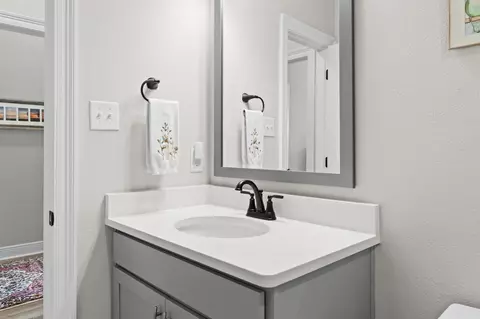 Bath - 36 Cozy Cv, Freeport, FL 32439 photo 5 of 5