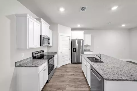 Kitchen - 5898 Danbury Blvd, Pace, FL 32571 photo 2 of 5