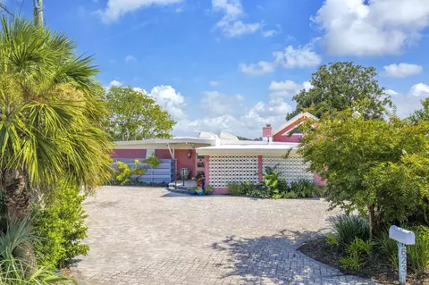623 Pelican Dr, Fort Walton Beach, FL 32548