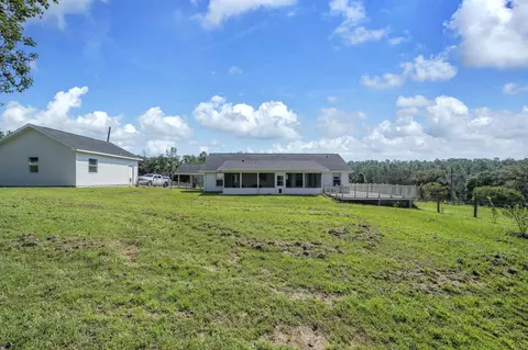 Exterior - 5782 Seminole Dr, Crestview, FL 32536 photo 17 of 24