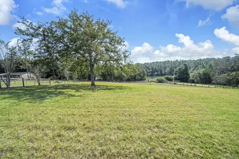 Exterior - 5782 Seminole Dr, Crestview, FL 32536 photo 23 of 24