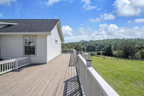 Exterior - 5782 Seminole Dr, Crestview, FL 32536 photo 13 of 24