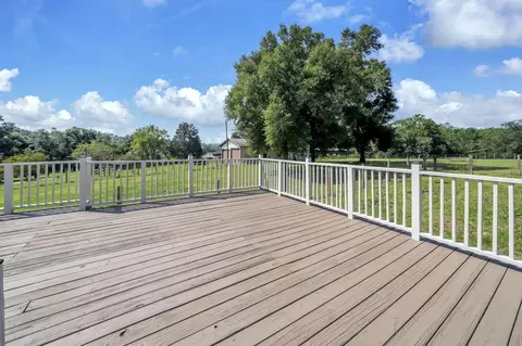 Exterior - 5782 Seminole Dr, Crestview, FL 32536 photo 14 of 24