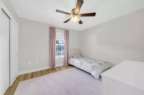 Bedroom - 5782 Seminole Dr, Crestview, FL 32536 photo 3 of 3