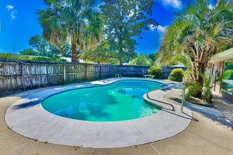 510 Cheshire Ave, Fort Walton Beach, FL 32547