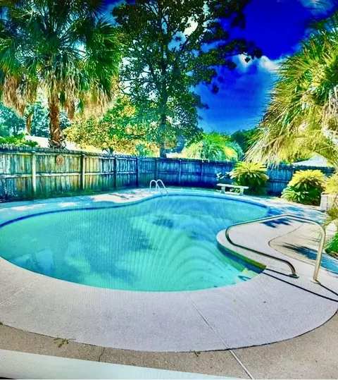 510 Cheshire Ave, Fort Walton Beach, FL 32547