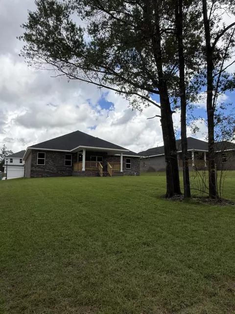 Exterior - 2430 Aleia Ln, Crestview, FL 32536 photo 5 of 7