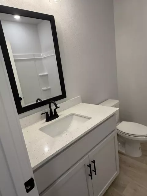 Bath - 2430 Aleia Ln, Crestview, FL 32536 photo 5 of 6