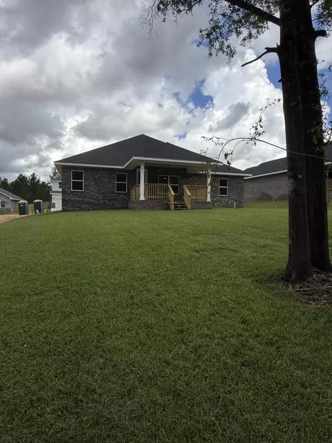 Exterior - 2430 Aleia Ln, Crestview, FL 32536 photo 6 of 7