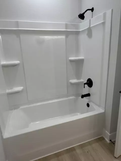 Bath - 2430 Aleia Ln, Crestview, FL 32536 photo 6 of 6