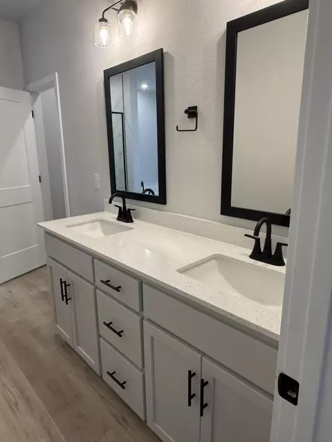 Bath - 2430 Aleia Ln, Crestview, FL 32536 photo 1 of 6