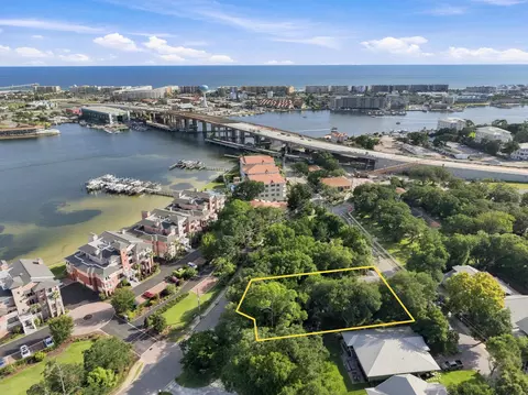 237 SE Brooks St, Fort Walton Beach, FL 32548