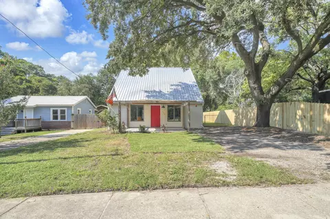 Exterior - 617 2nd St, Destin, FL 32541 photo 1 of 9