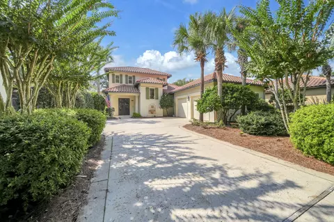 2521 Vineyard Ln, Miramar Beach, FL 32550