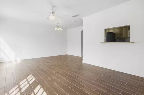 Living - 799 Majestic Dr, Crestview, FL 32536 photo 5 of 5