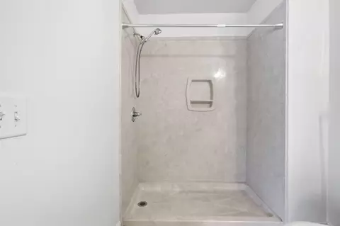 Bath - 799 Majestic Dr, Crestview, FL 32536 photo 3 of 3